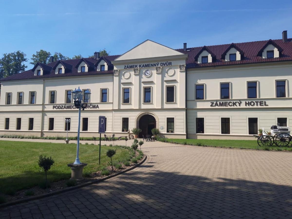 Zamek Kamenny Dvur Hotel Kynsperk nad Ohri Bagian luar foto