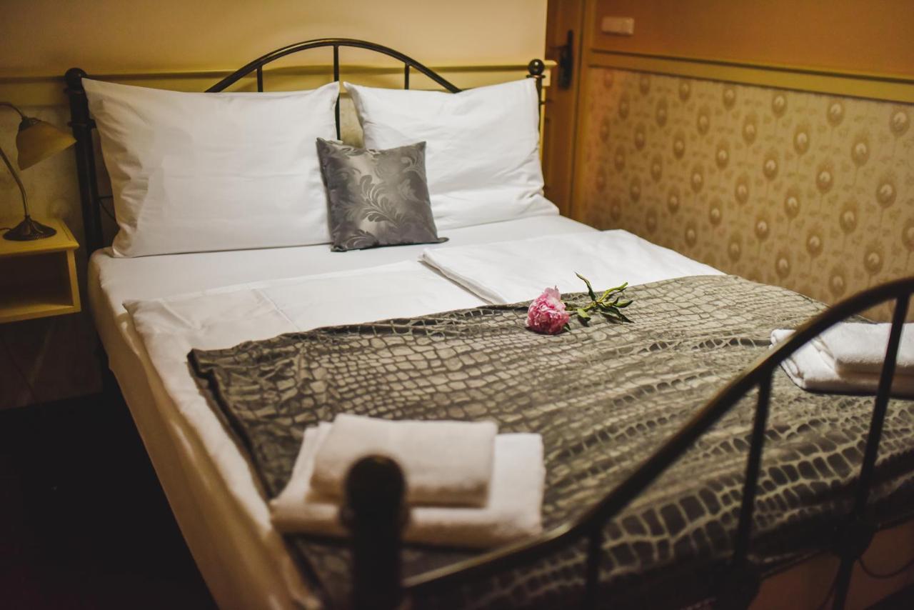 Zamek Kamenny Dvur Hotel Kynsperk nad Ohri Bagian luar foto