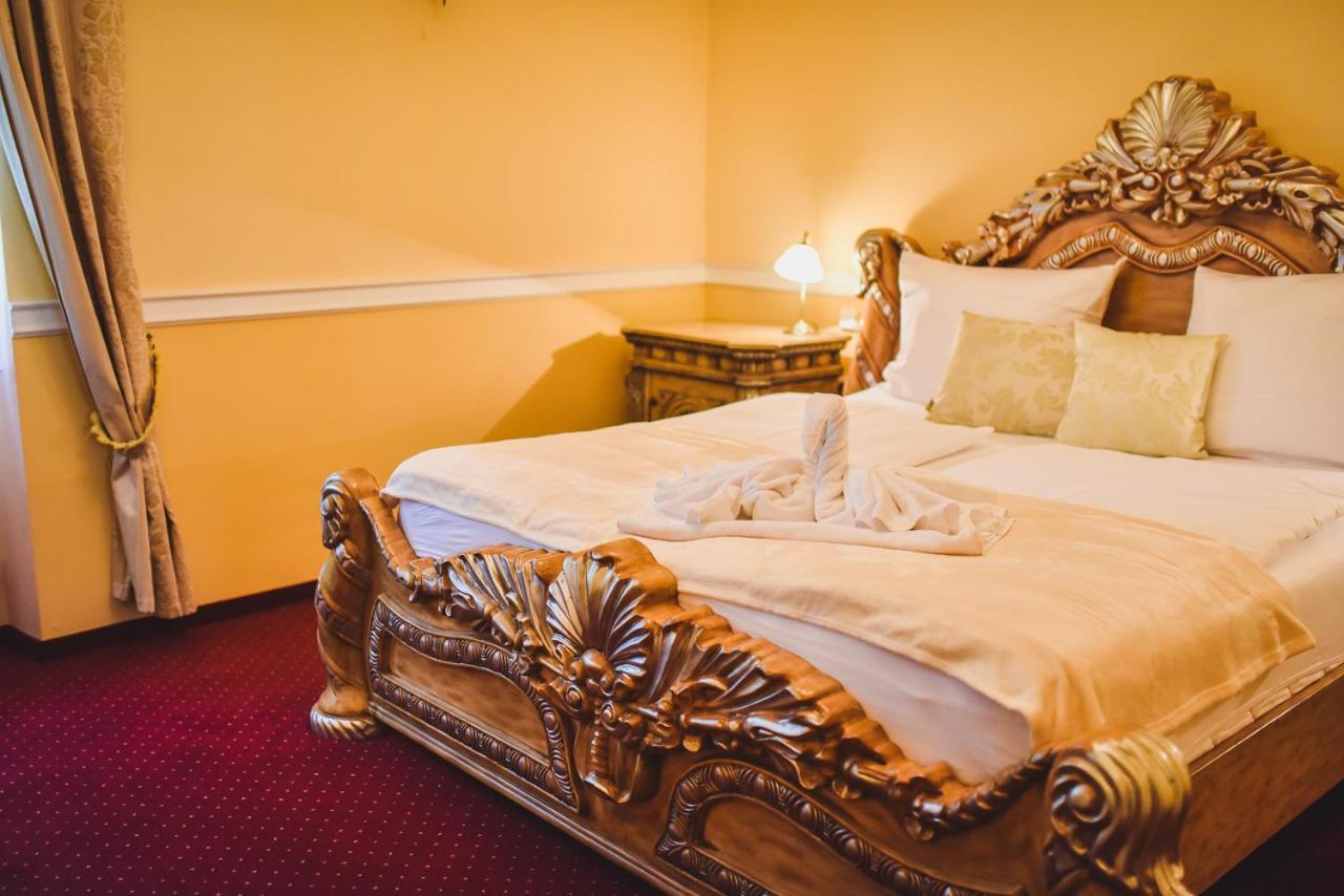 Zamek Kamenny Dvur Hotel Kynsperk nad Ohri Bagian luar foto