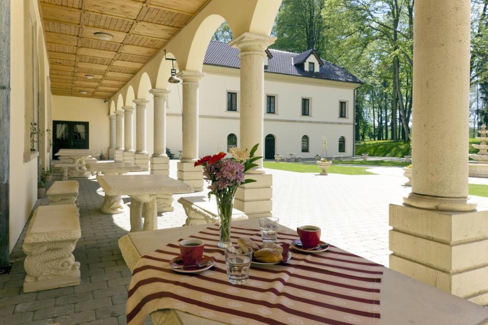 Zamek Kamenny Dvur Hotel Kynsperk nad Ohri Bagian luar foto
