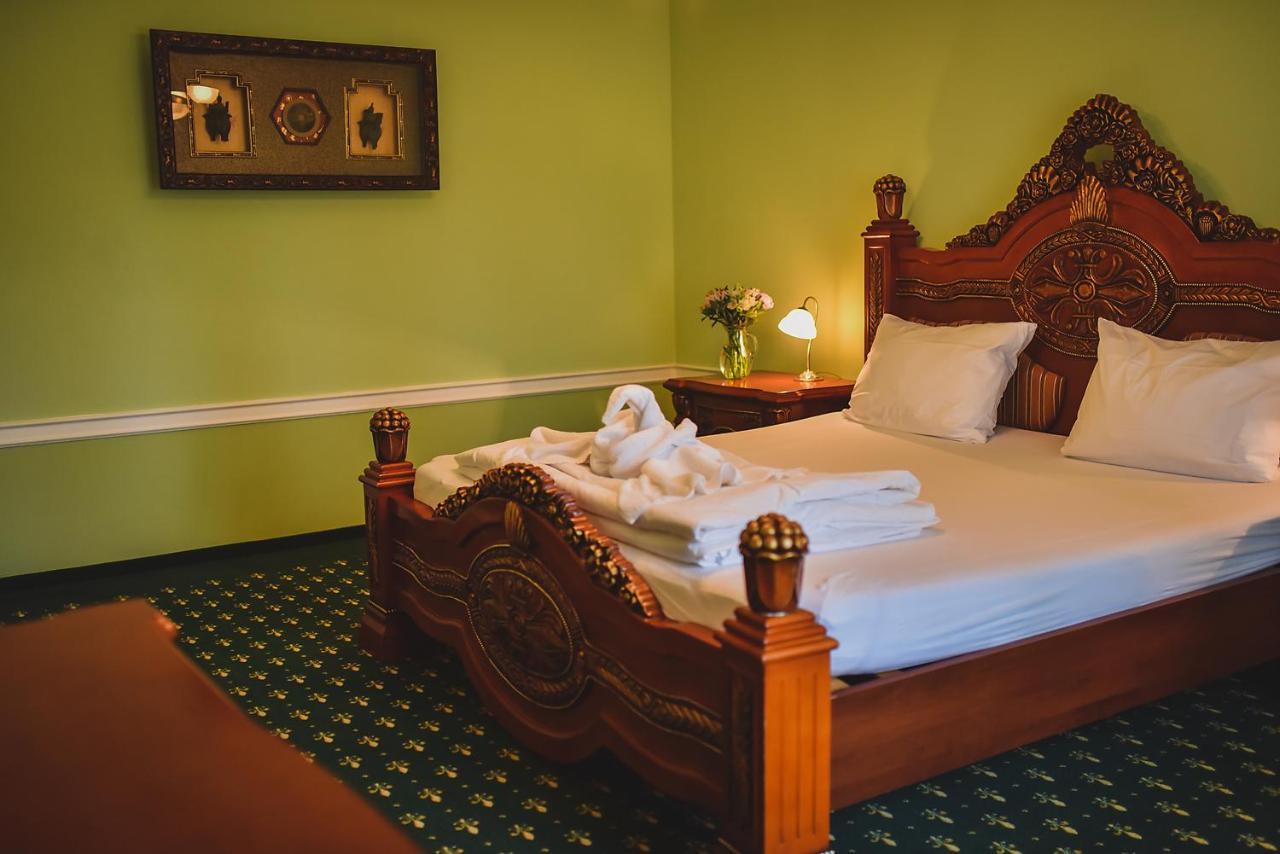 Zamek Kamenny Dvur Hotel Kynsperk nad Ohri Bagian luar foto