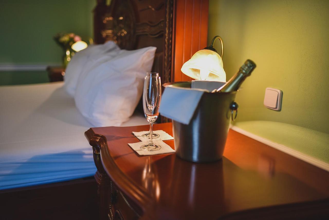 Zamek Kamenny Dvur Hotel Kynsperk nad Ohri Bagian luar foto