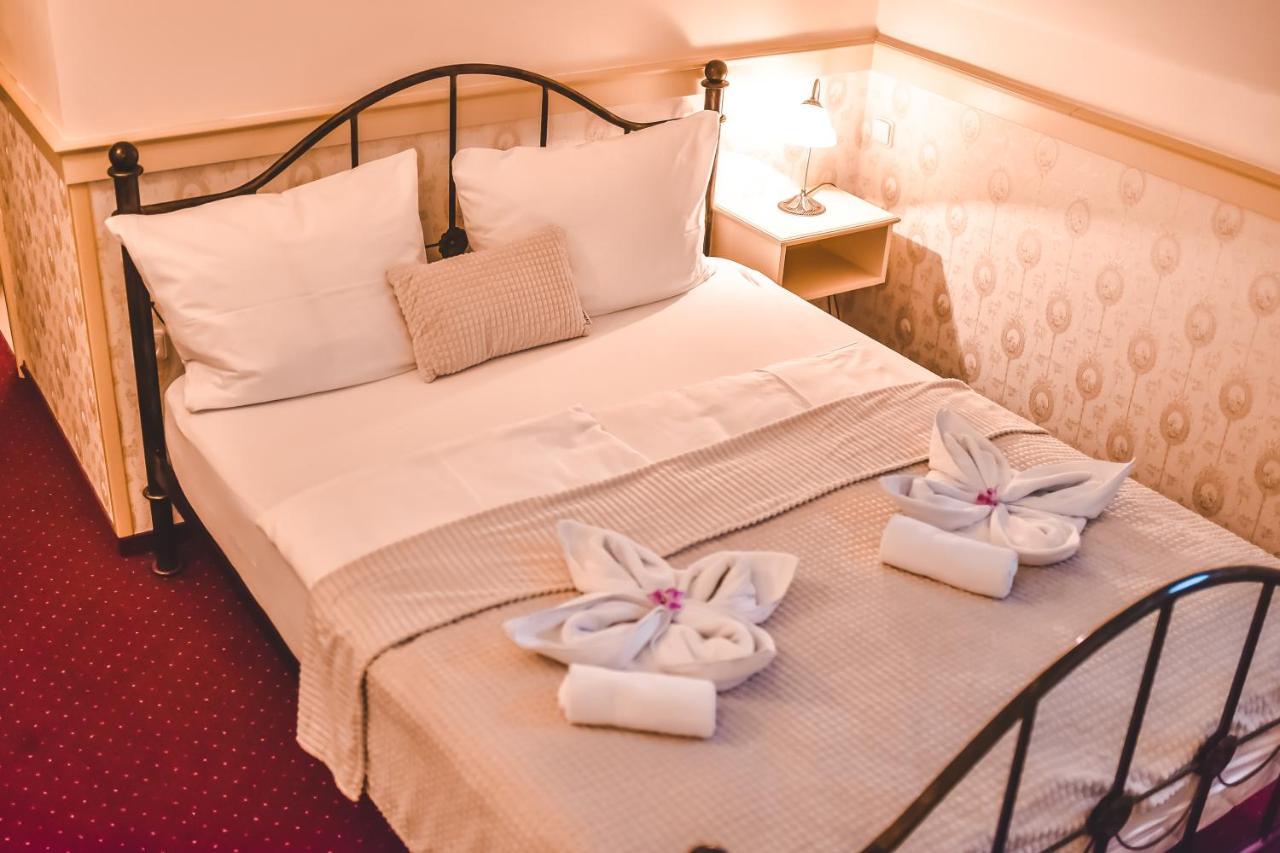 Zamek Kamenny Dvur Hotel Kynsperk nad Ohri Bagian luar foto
