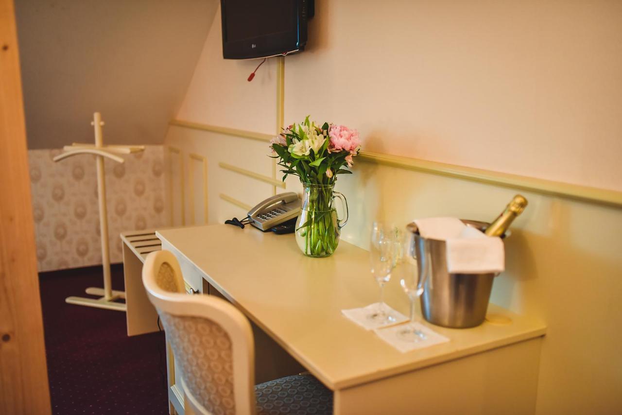 Zamek Kamenny Dvur Hotel Kynsperk nad Ohri Bagian luar foto