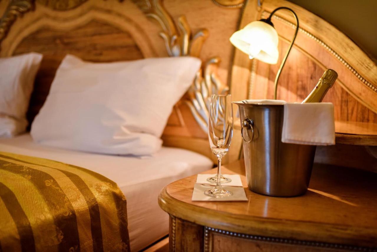 Zamek Kamenny Dvur Hotel Kynsperk nad Ohri Bagian luar foto