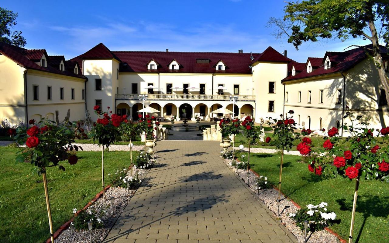 Zamek Kamenny Dvur Hotel Kynsperk nad Ohri Bagian luar foto